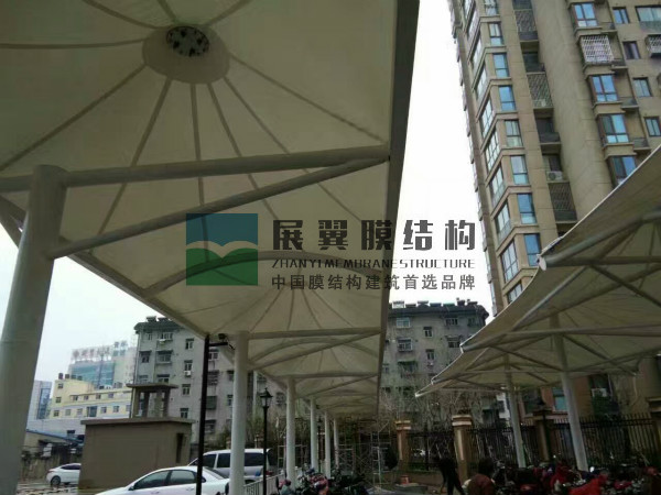 江蘇鹽城張拉膜結(jié)構車棚工程