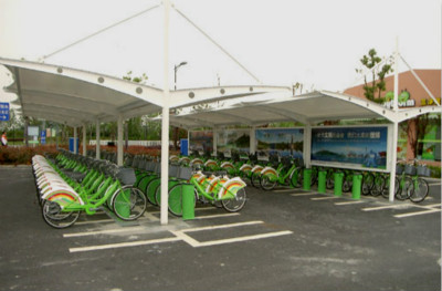 公共自行車長期日曬雨淋，市民呼吁裝車棚